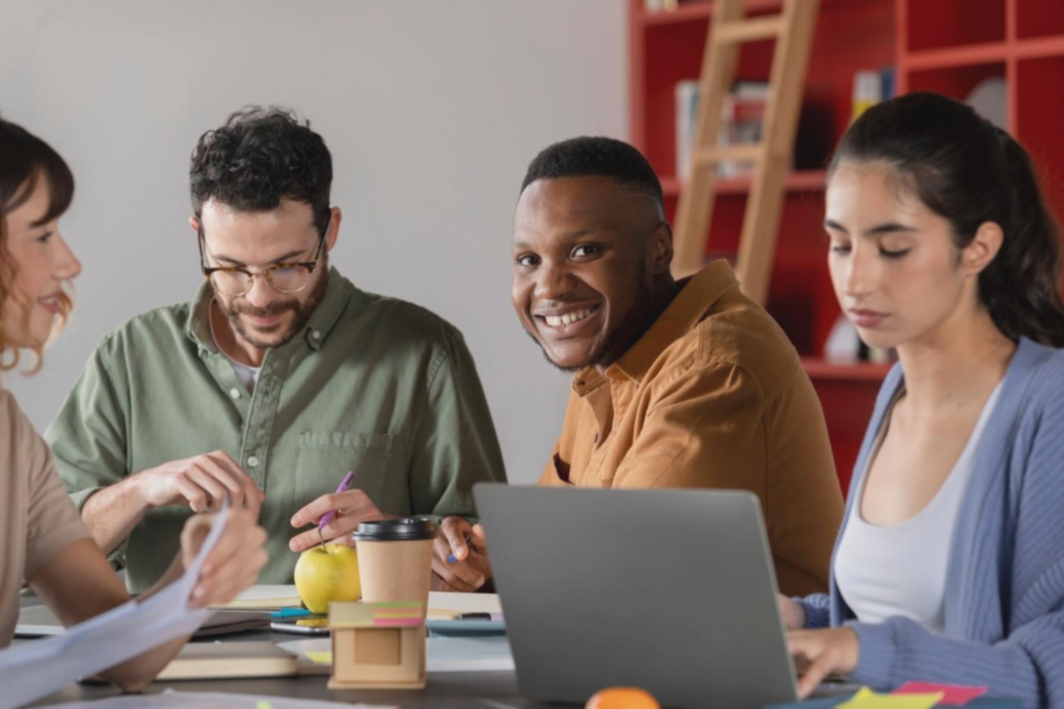 Espace de travail professionnel pour l'apprentissage de la retouche photo